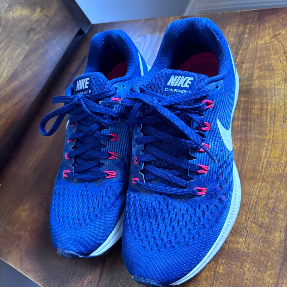 Nike zoom Pegasus 34 women’s sneakers size 9 Blue Running Shoes gently used